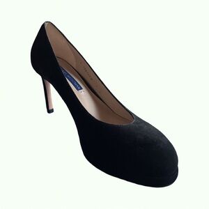 Stuart Weitzman Black Suede Stiletto Heels Elegant Design Size 6